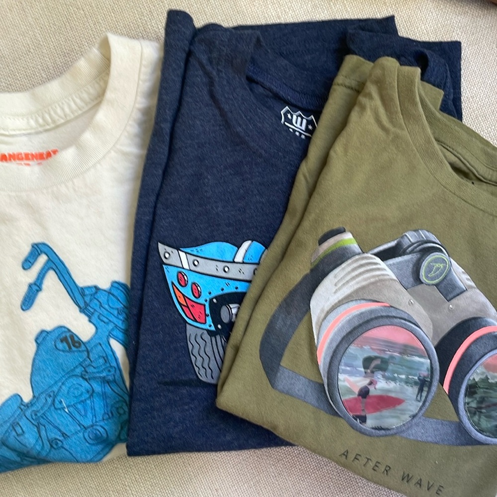 Trio of boys trendy tees. Motorcycle race at binoculars Mayoral and west Willy